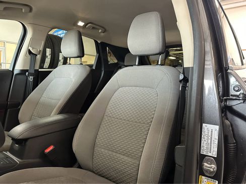 Used 2020 Ford Escape SE image 19