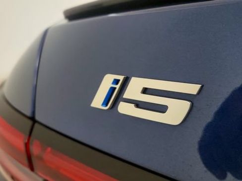 Used 2026 BMW i5 eDrive40 w/ M Sport Package AWD/4WD image 34