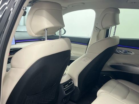 Used 2026 Genesis GV70 2.5T Select image 10