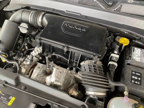 Used 2025 Jeep Compass Trailhawk image 13