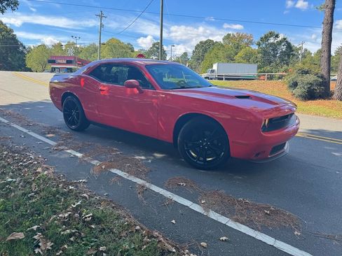 Used 2018 Dodge Challenger SXT w/ Blacktop Package image 3