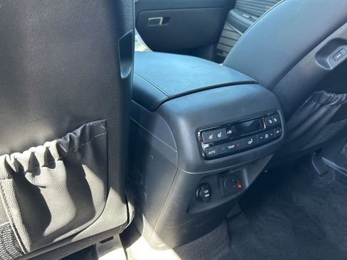 Used 2024 Hyundai Palisade Calligraphy image 11