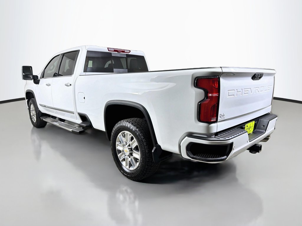 Used 2025 Chevrolet Silverado 2500 High Country w/ Technology Package AWD/4WD image 8