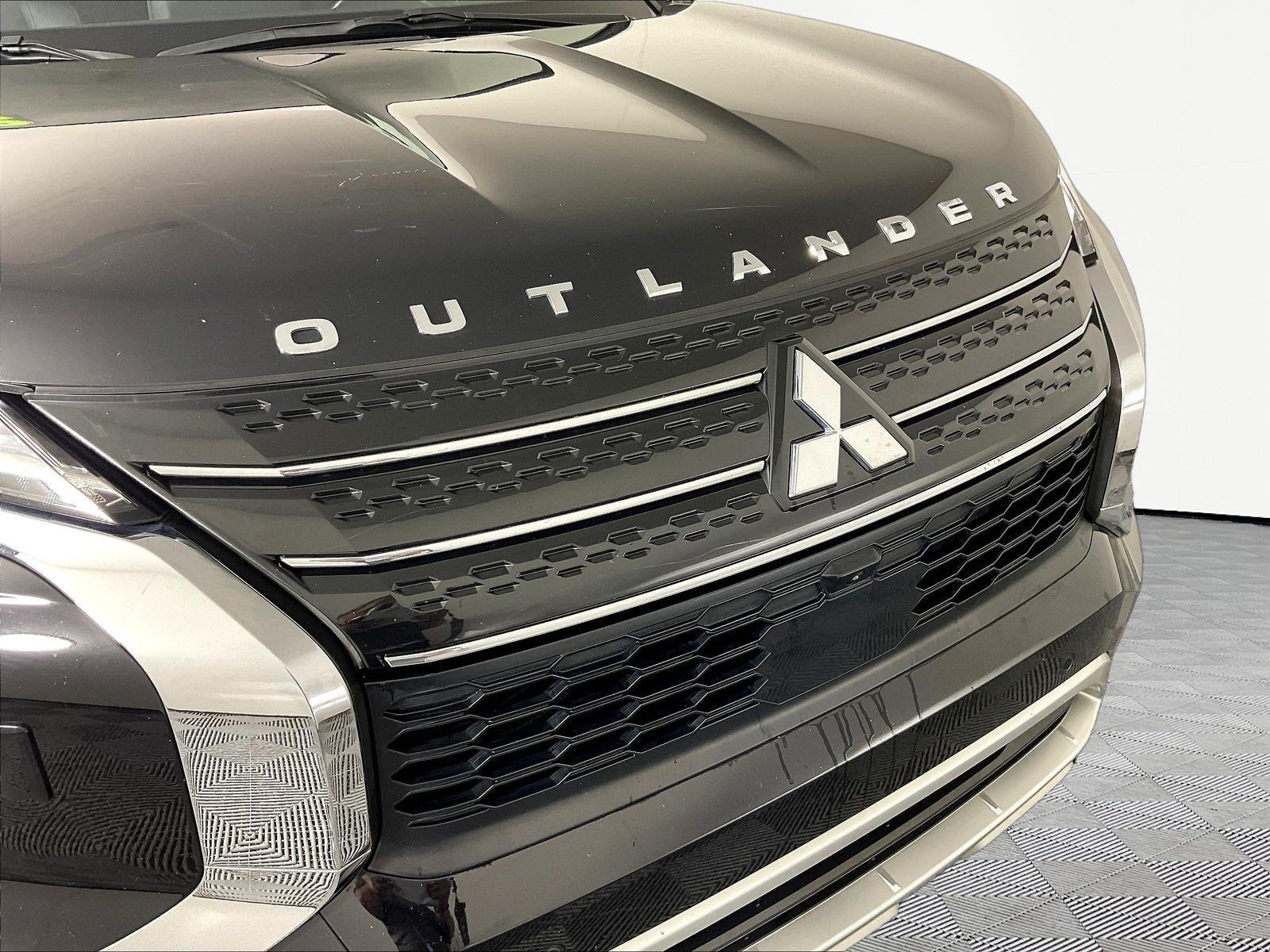 Used 2022 Mitsubishi Outlander SE AWD/4WD image 32