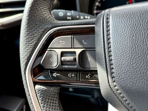 Used 2022 Toyota Tundra SR5 w/ SR5 Premium Package image 29