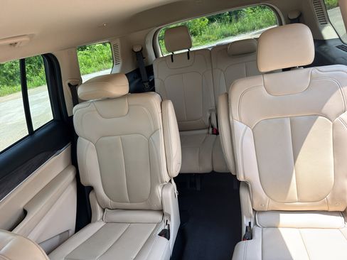 Used 2022 Jeep Grand Cherokee L Limited RWD image 9