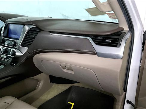 Used 2018 Chevrolet Tahoe LT w/ LT Signature Package image 19