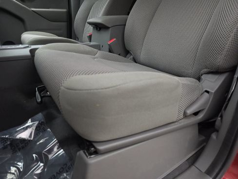 Used 2020 Nissan Frontier SV RWD image 25