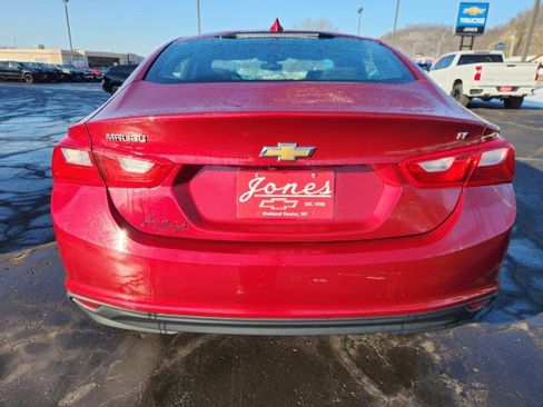 Used 2018 Chevrolet Malibu LT image 4