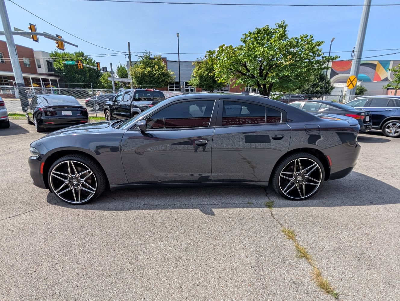 Used 2019 Dodge Charger SXT AWD/4WD image 9