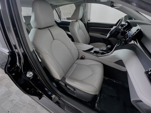 Used 2023 Toyota Camry SE w/ Convenience Package FWD image 31