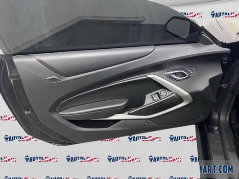 Used 2018 Chevrolet Camaro SS image 9