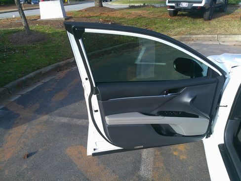 Used 2019 Toyota Camry SE image 17