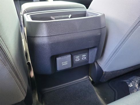 Used 2025 Toyota Tacoma TRD Off-Road image 12