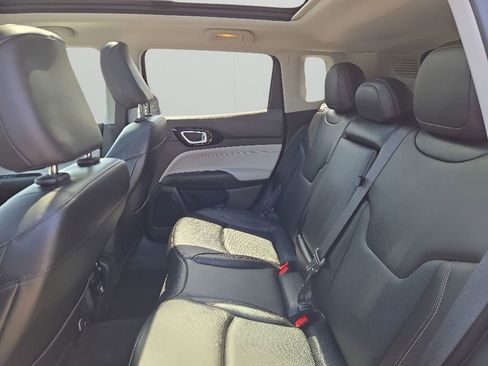 Used 2022 Jeep Compass Limited w/ Sun and Sound Group AWD/4WD image 12