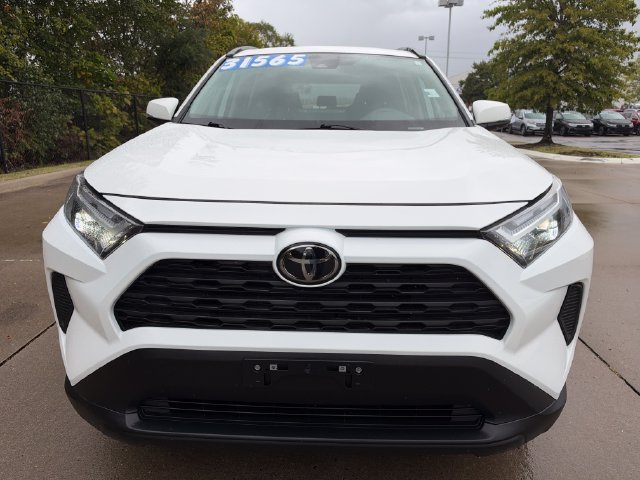 Used 2025 Toyota RAV4 XLE FWD image 8