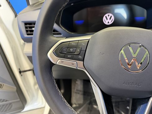 Certified 2024 Volkswagen Taos SE AWD/4WD image 15