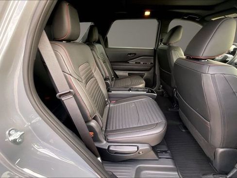 New 2026 Nissan Pathfinder Rock Creek w/ Rock Creek Premium Package AWD/4WD image 10