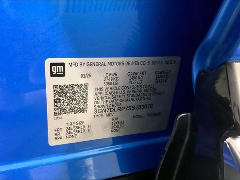 Used 2025 Chevrolet Equinox EV LT w/ Convenience Package FWD image 31