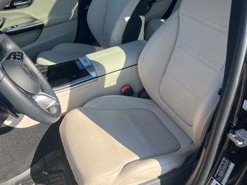 Used 2023 Mercedes-Benz C 300 4MATIC Sedan image 10