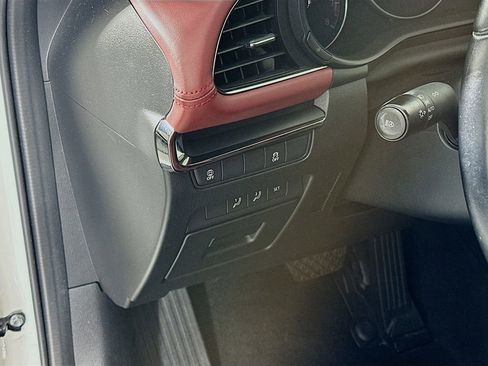 Used 2022 MAZDA MAZDA3 s image 11