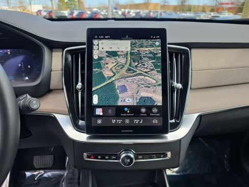 Used 2025 Volvo XC90 B6 Plus image 19