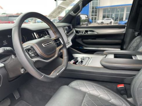 Used 2023 Jeep Grand Wagoneer Series III AWD/4WD image 14
