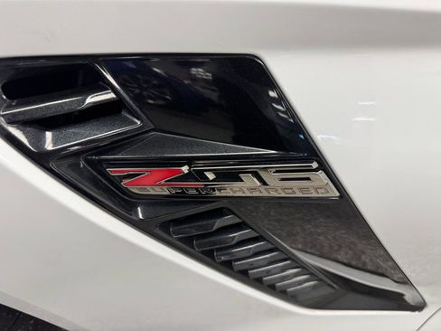 Used 2017 Chevrolet Corvette Z06 w/ Z07 Performance Package RWD image 26