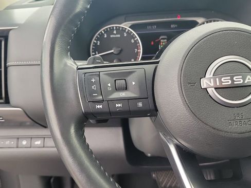 Used 2024 Nissan Pathfinder SL w/ Black Appearance Package FWD image 18