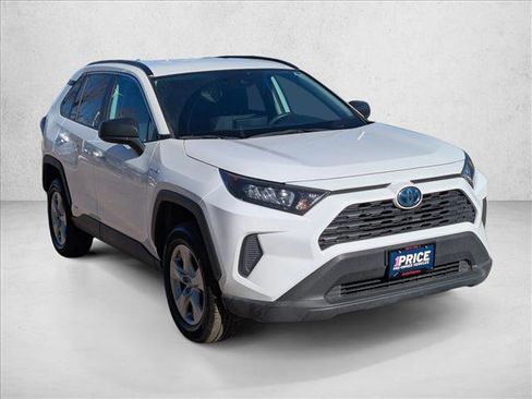 Used 2020 Toyota RAV4 LE image 3