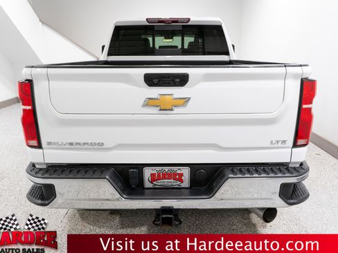 Used 2024 Chevrolet Silverado 2500 LTZ w/ LTZ Convenience Package image 4