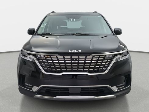 Used 2024 Kia Carnival SX Prestige image 8