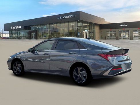 New 2026 Hyundai Elantra SEL Sport FWD image 4
