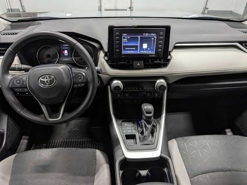 Used 2021 Toyota RAV4 XLE w/ XLE Grade Weather Package AWD/4WD image 17