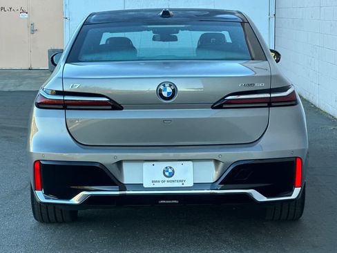 New 2025 BMW i7 eDrive50 w/ M Sport Package RWD image 7