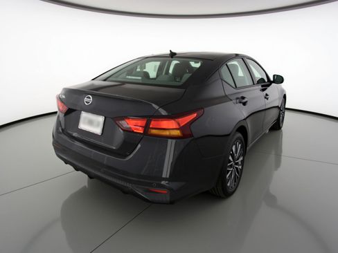 Used 2025 Nissan Altima 2.5 SV image 7