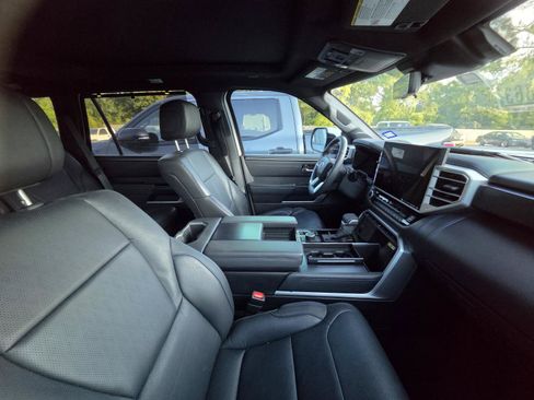 Used 2024 Toyota Sequoia Platinum AWD/4WD image 6