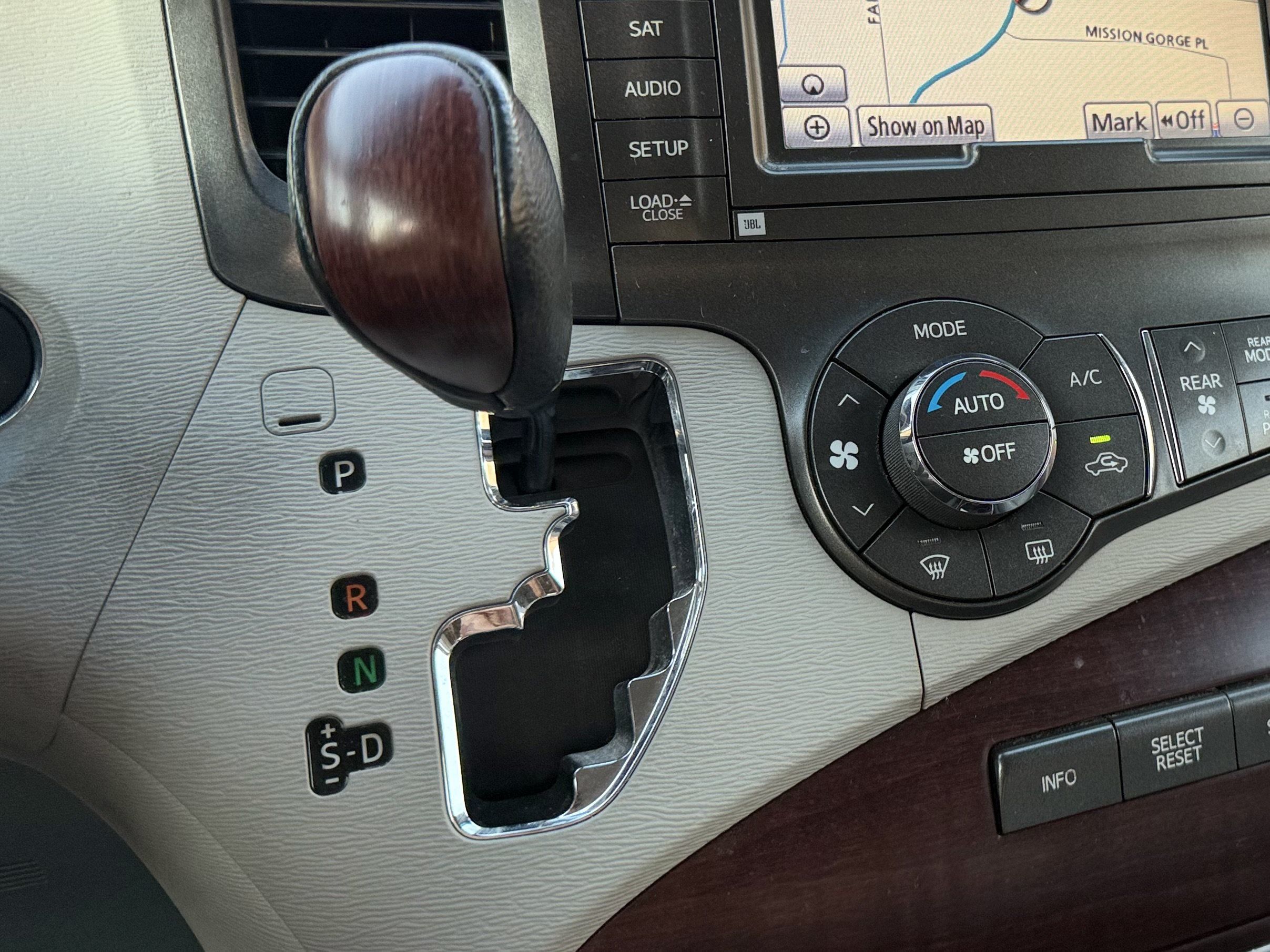Used 2012 Toyota Sienna Limited w/ Premium Pkg AWD/4WD image 32
