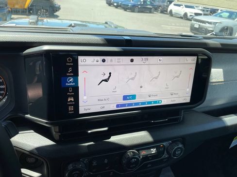 New 2026 Jeep Gladiator Sport AWD/4WD image 12