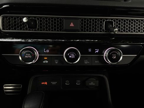 Used 2025 Honda Civic Sport image 25