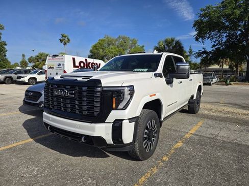 Used 2025 GMC Sierra 2500 Denali Ultimate image 6
