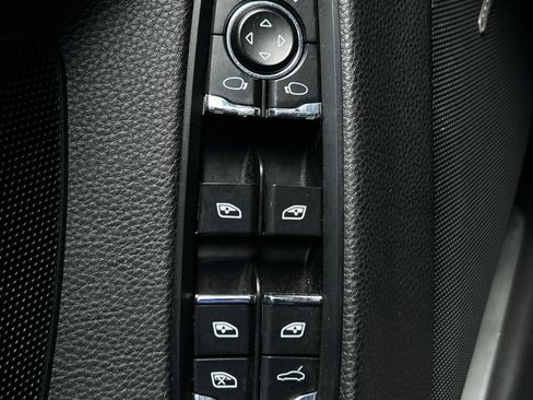 Used 2015 Porsche Panamera 4S image 94