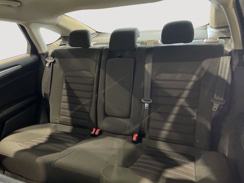 Used 2017 Ford Fusion SE w/ Fusion SE Technology Package FWD image 22
