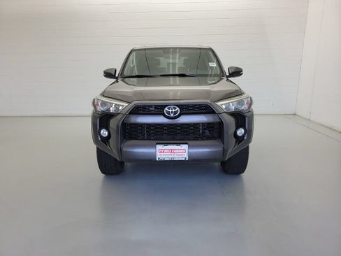 Used 2017 Toyota 4Runner SR5 Premium RWD image 3