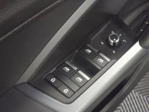 Certified 2025 Audi Q3 2.0T Premium w/ Convenience Package image 36