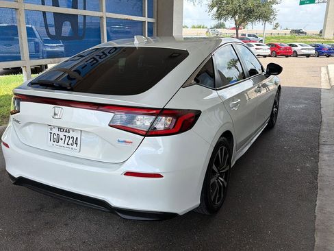Used 2023 Honda Civic EX-L image 3