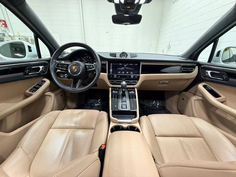 Used 2022 Porsche Macan AWD/4WD image 37