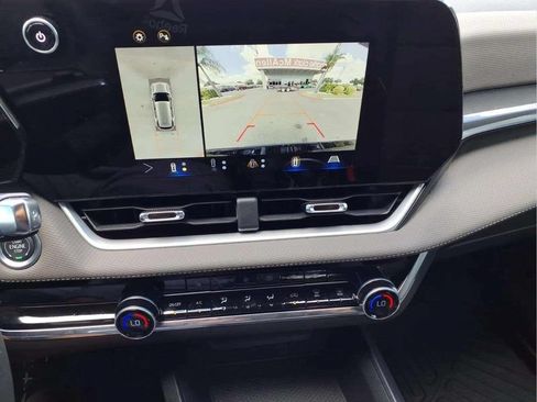 Used 2025 Chevrolet Equinox LT w/ Convenience Package II FWD image 15