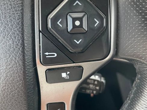 Used 2021 Toyota Tacoma SR5 AWD/4WD image 26