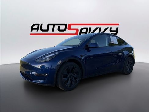Used 2025 Tesla Model Y Long Range RWD image 1